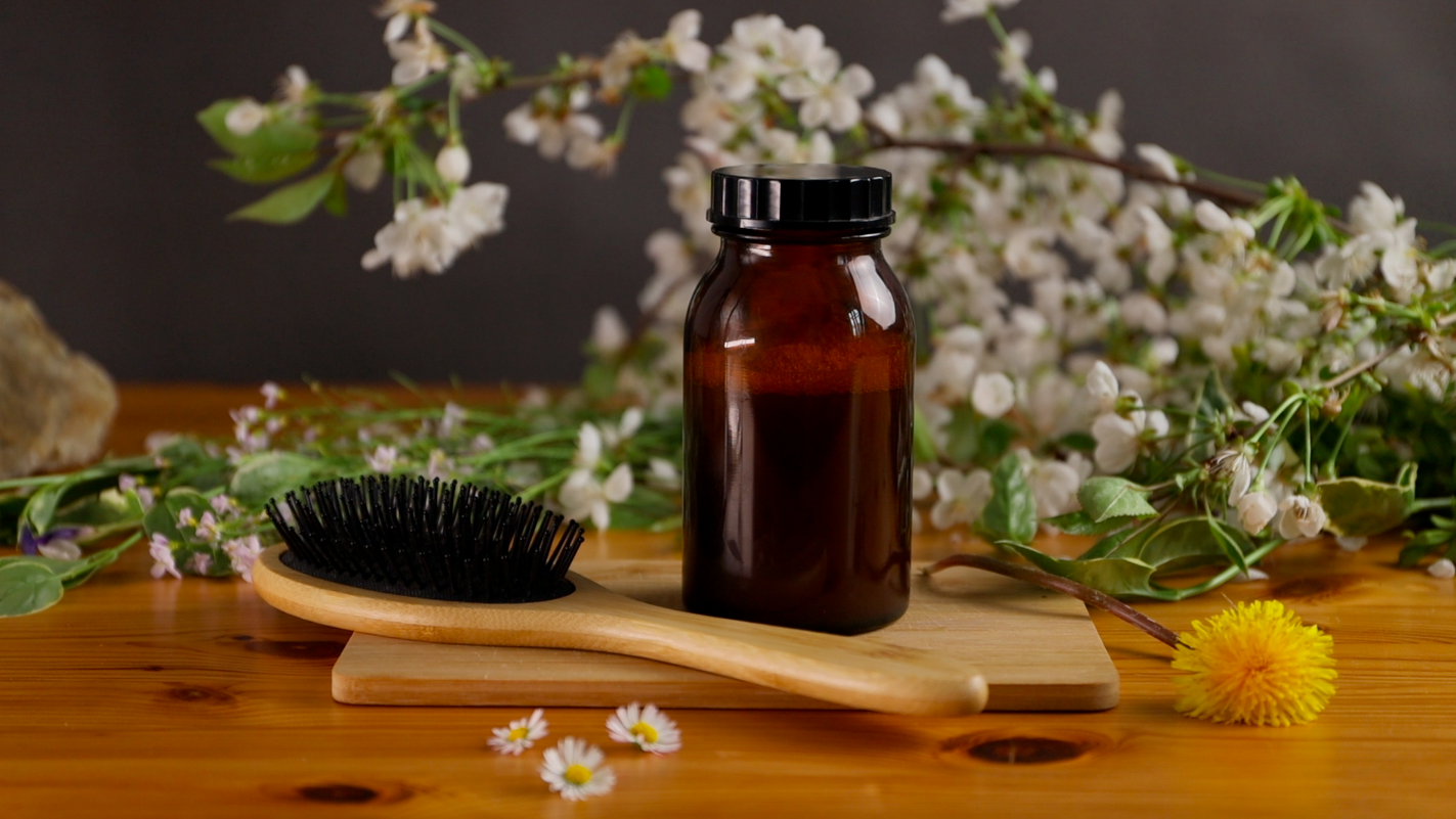 DIY Herbal Hair Rinse: Rosemary Nettle Benefits